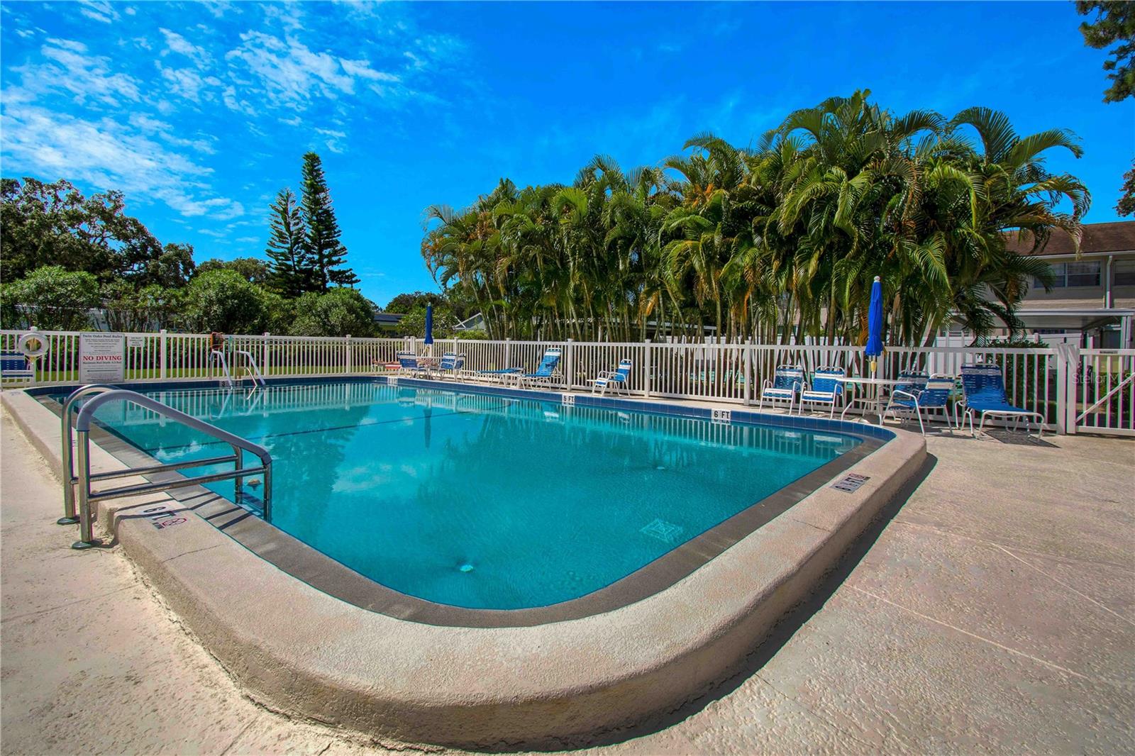 Image 29 of 33 For 11200 102nd Avenue 136