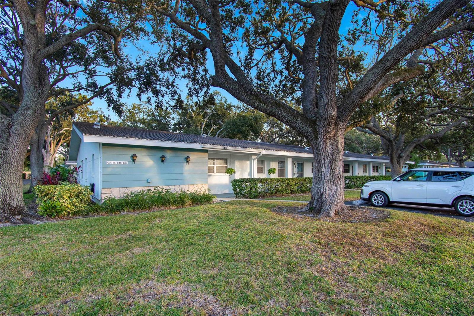 Image 3 of 33 For 11200 102nd Avenue 136