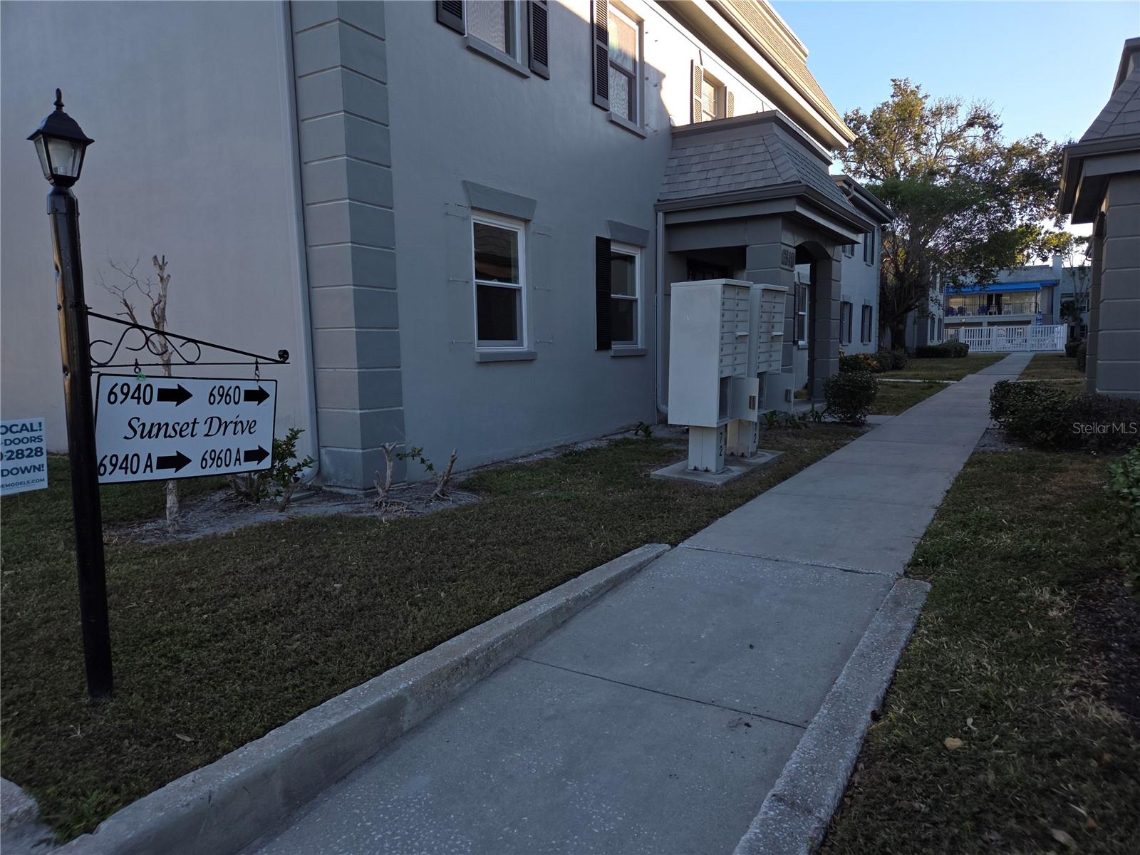 Image 3 of 14 For 6960 A Sunset Drive S 2b