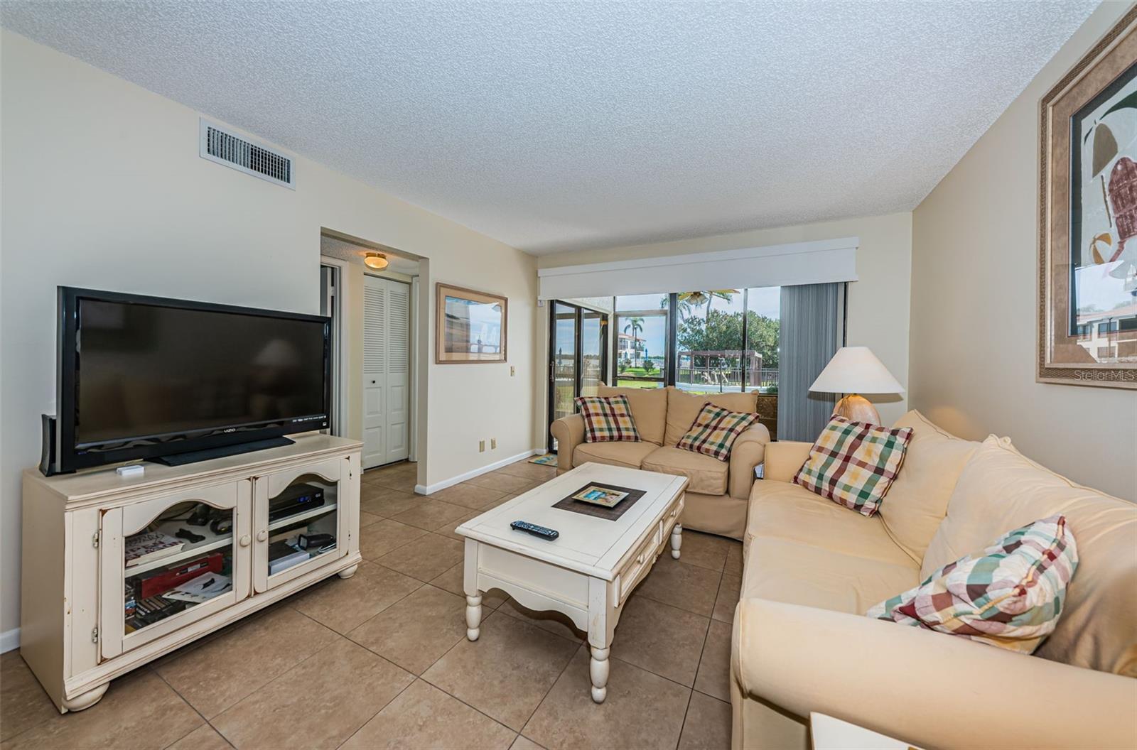 Image 13 of 35 For 6287 Bahia Del Mar Circle 101