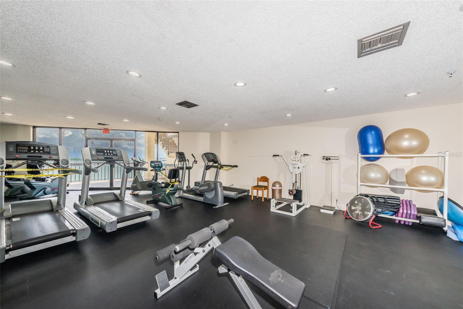 Image 32 of 35 For 6287 Bahia Del Mar Circle 101
