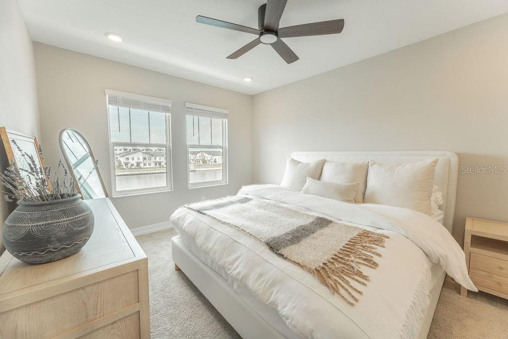 Listing photo id 14 for 5351 Bridge Street 62