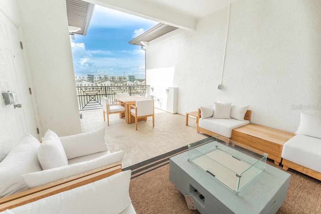 Listing photo id 22 for 5351 Bridge Street 62