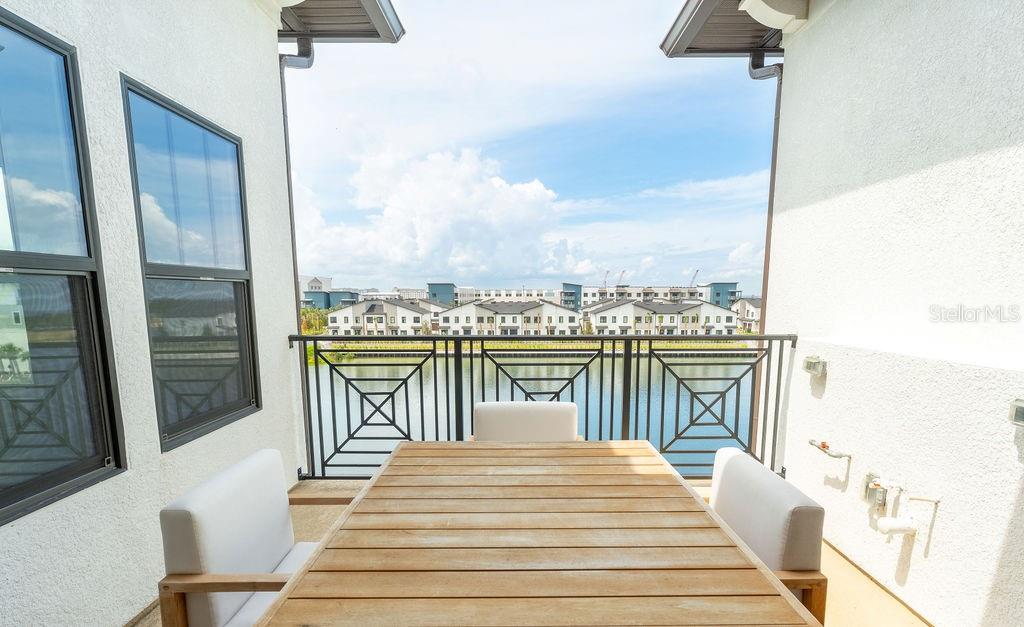 Listing photo id 23 for 5351 Bridge Street 62