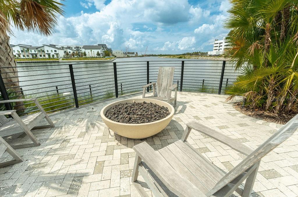 Listing photo id 30 for 5351 Bridge Street 62