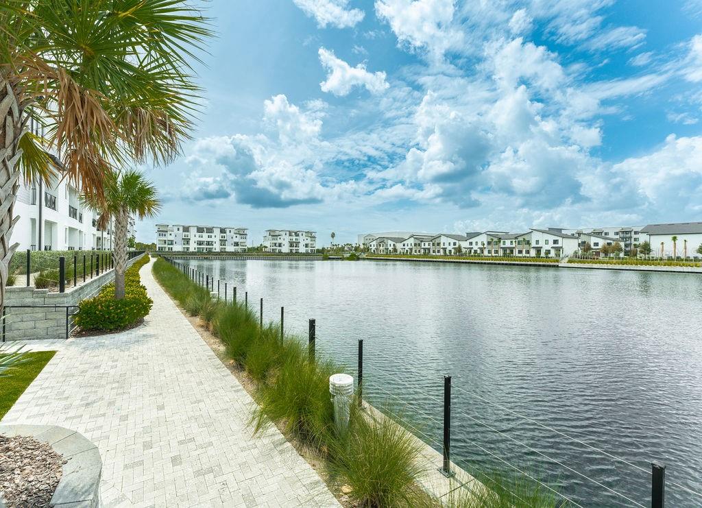 Listing photo id 31 for 5351 Bridge Street 62