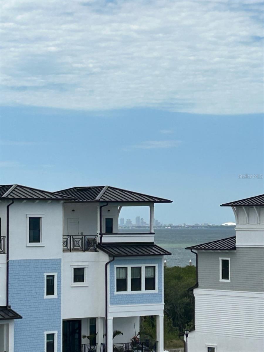 Listing photo id 32 for 5351 Bridge Street 62