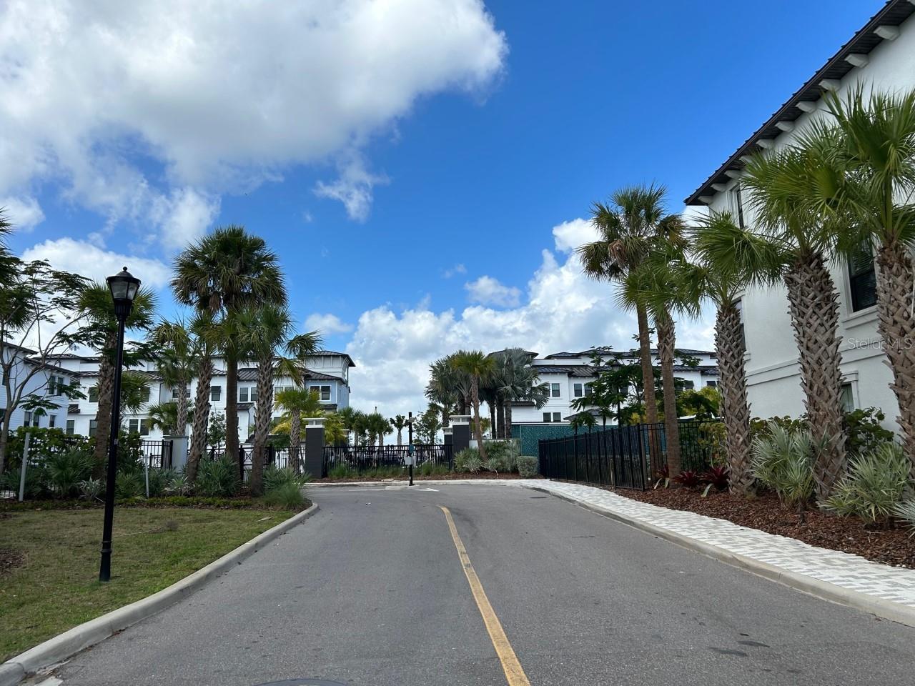 Listing photo id 36 for 5351 Bridge Street 62