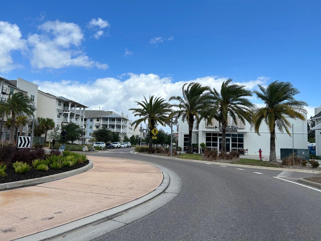 Listing photo id 38 for 5351 Bridge Street 62