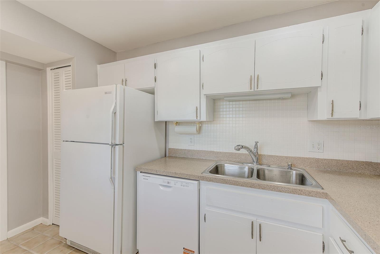 Image 18 of 69 For 10280 Imperial Point Drive W 7