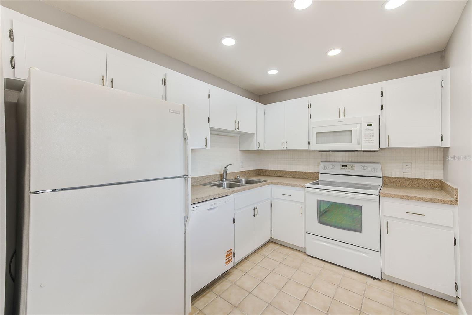 Image 20 of 69 For 10280 Imperial Point Drive W 7