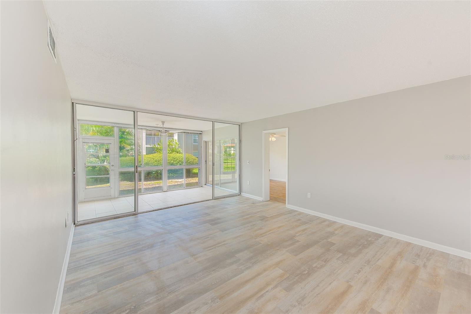 Image 23 of 69 For 10280 Imperial Point Drive W 7