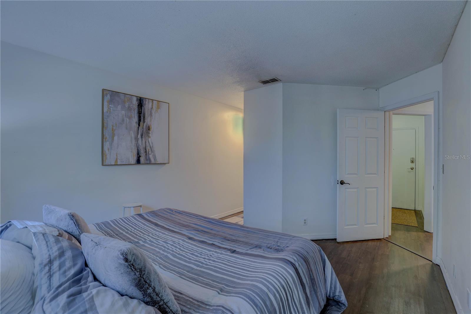 Image 21 of 45 For 2314 Clewis Court 204