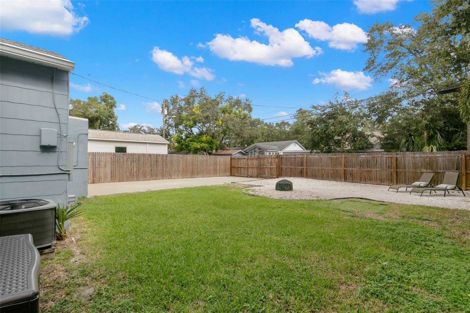 Image 33 of 100 For 4049 Iris Street N