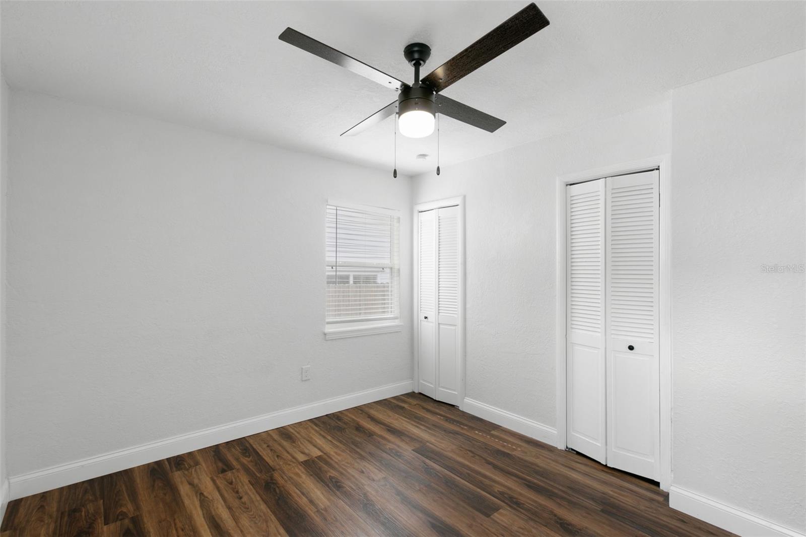 Image 47 of 100 For 4049 Iris Street N