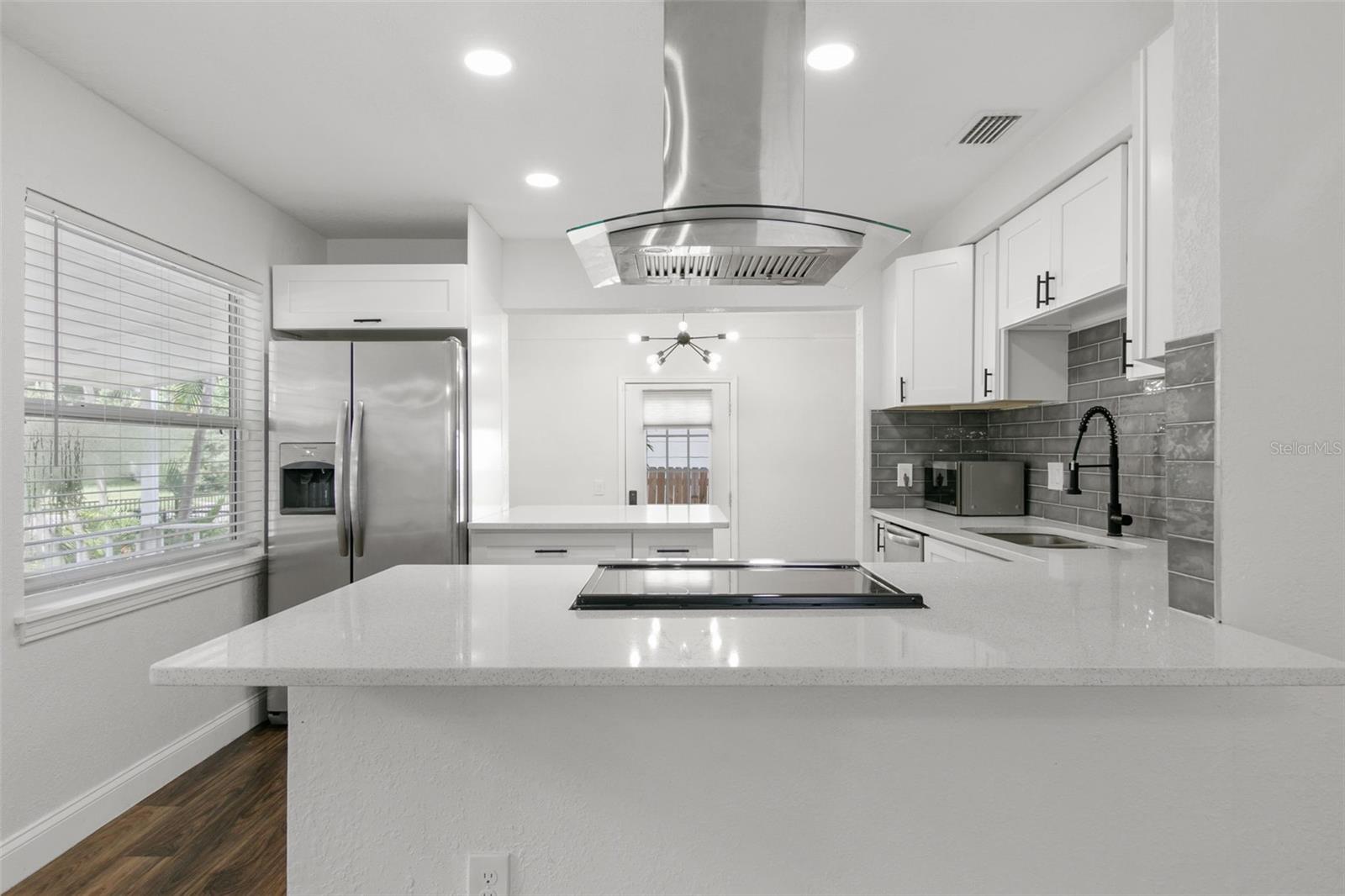 Image 69 of 100 For 4049 Iris Street N