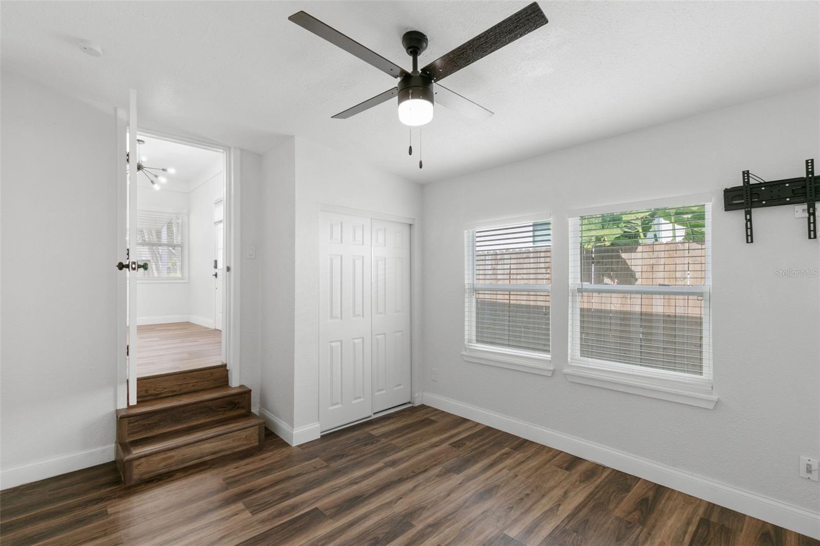 Image 89 of 100 For 4049 Iris Street N