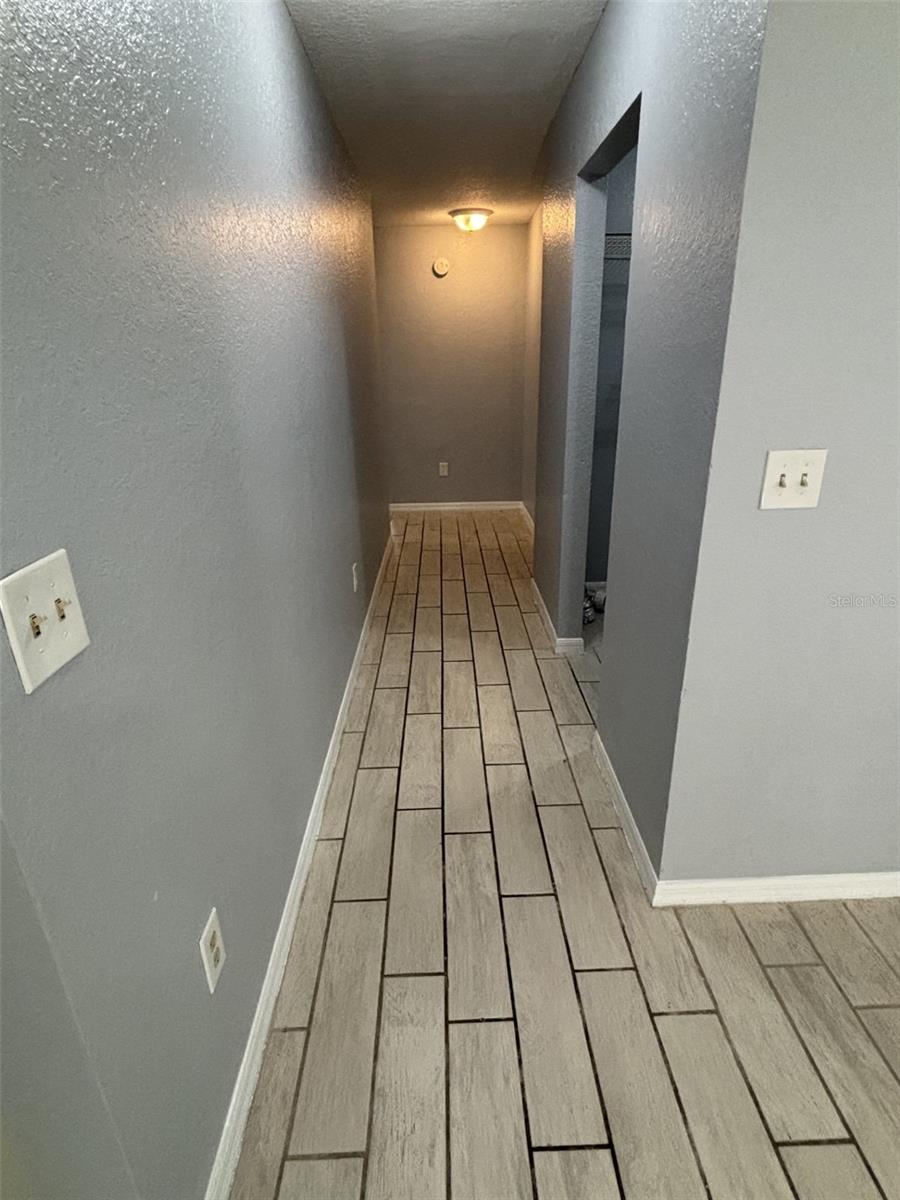 Image 11 of 21 For 717 Silver Springs Place