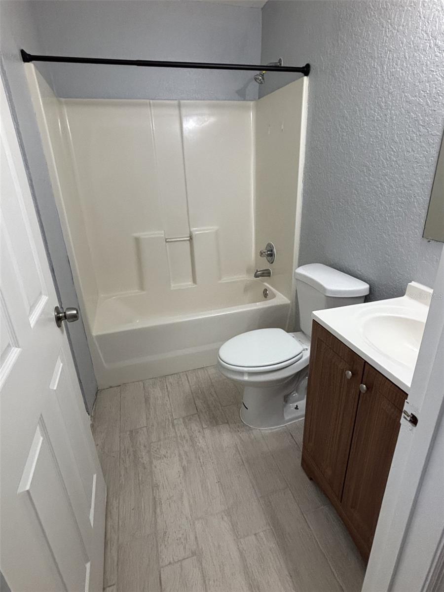 Image 17 of 21 For 717 Silver Springs Place