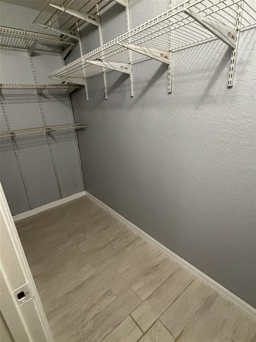 Image 18 of 21 For 717 Silver Springs Place