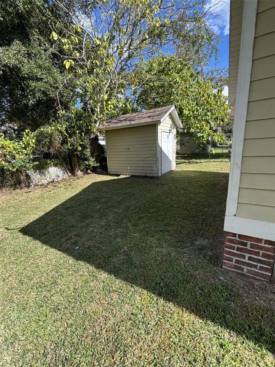 Image 20 of 21 For 717 Silver Springs Place