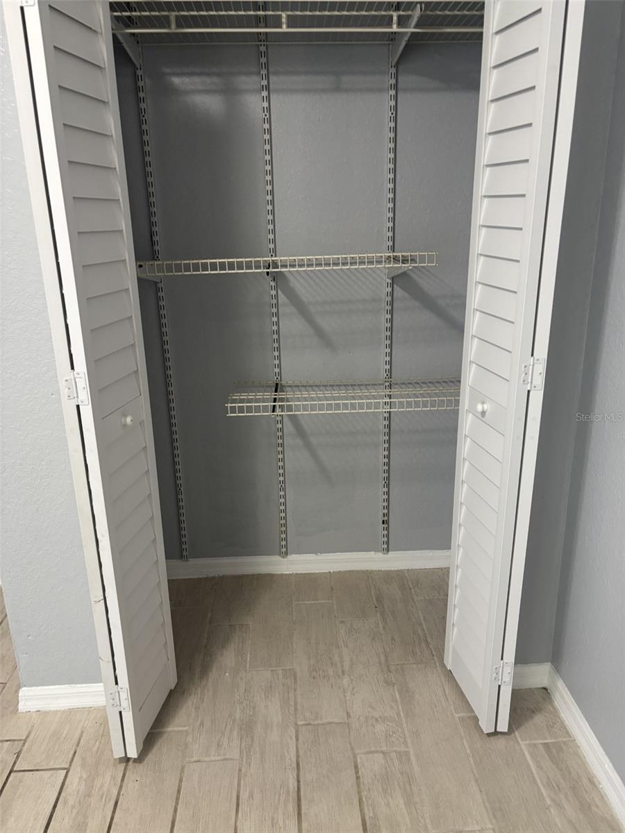 Image 5 of 21 For 717 Silver Springs Place