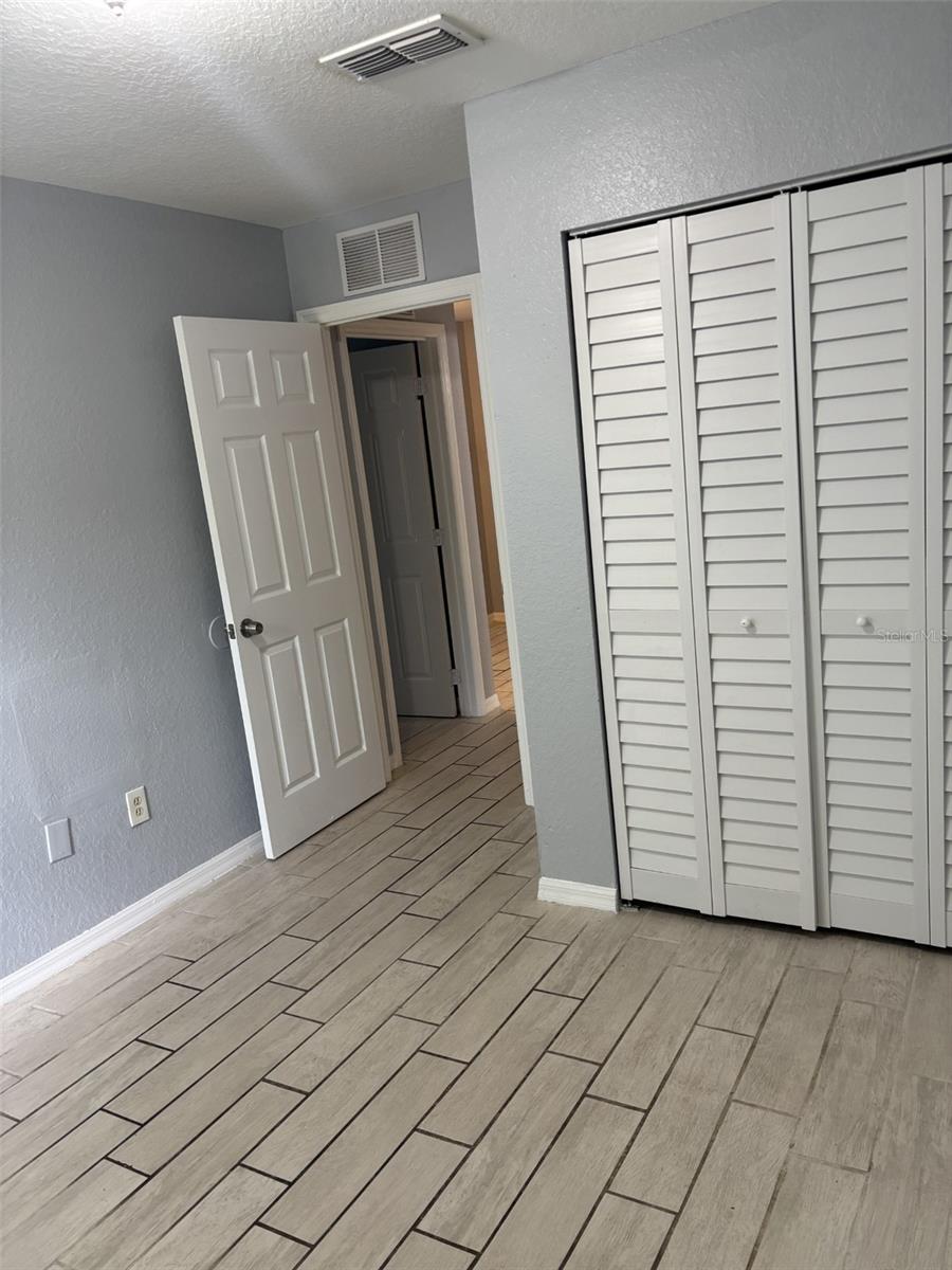 Image 7 of 21 For 717 Silver Springs Place