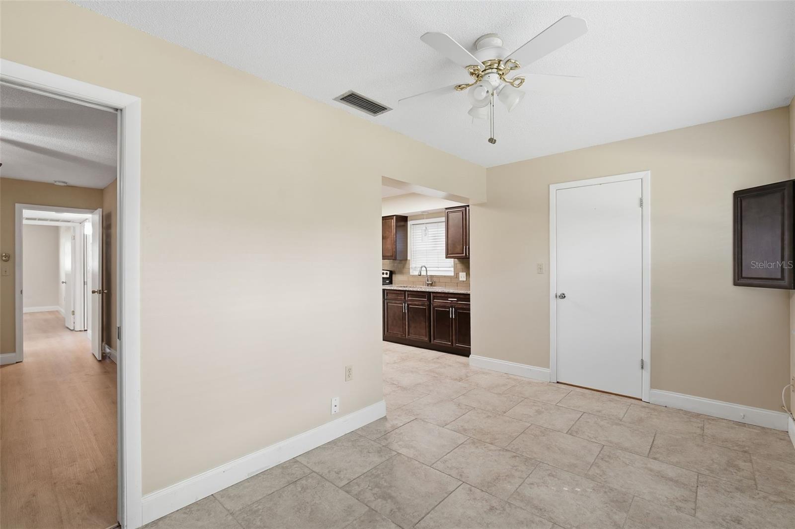 Image 16 of 32 For 5865 37th Avenue N 19