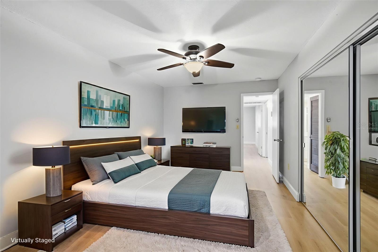 Image 17 of 32 For 5865 37th Avenue N 19