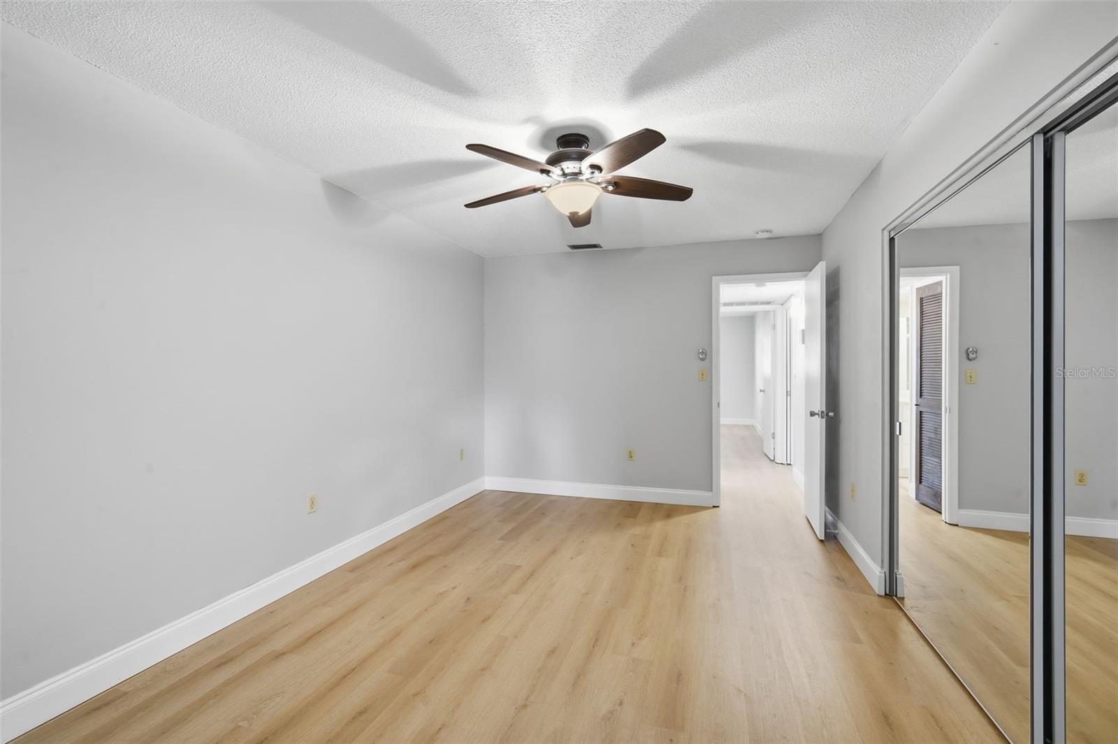 Image 19 of 32 For 5865 37th Avenue N 19