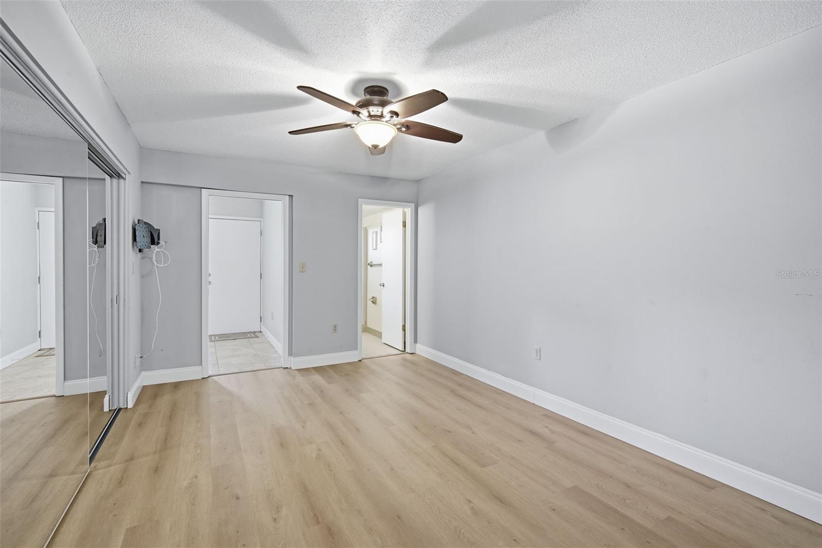 Image 20 of 32 For 5865 37th Avenue N 19