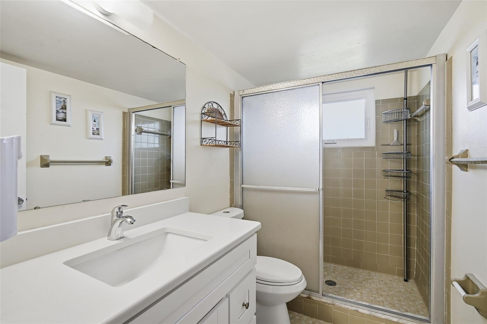 Image 21 of 32 For 5865 37th Avenue N 19