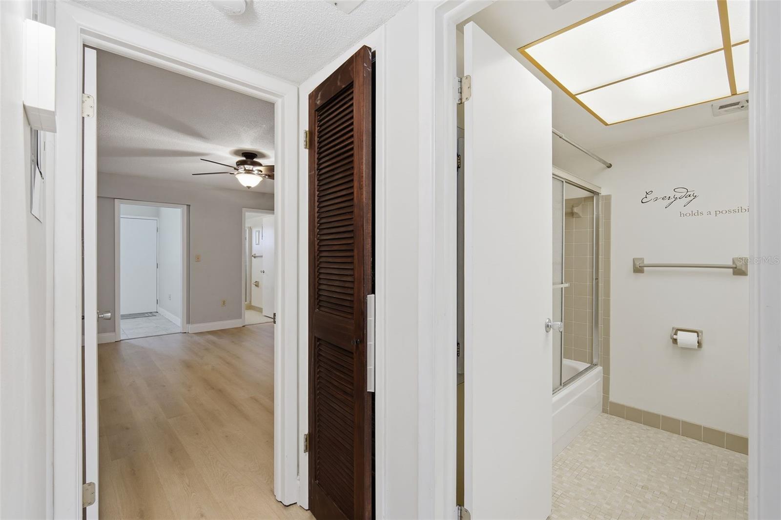 Image 22 of 32 For 5865 37th Avenue N 19