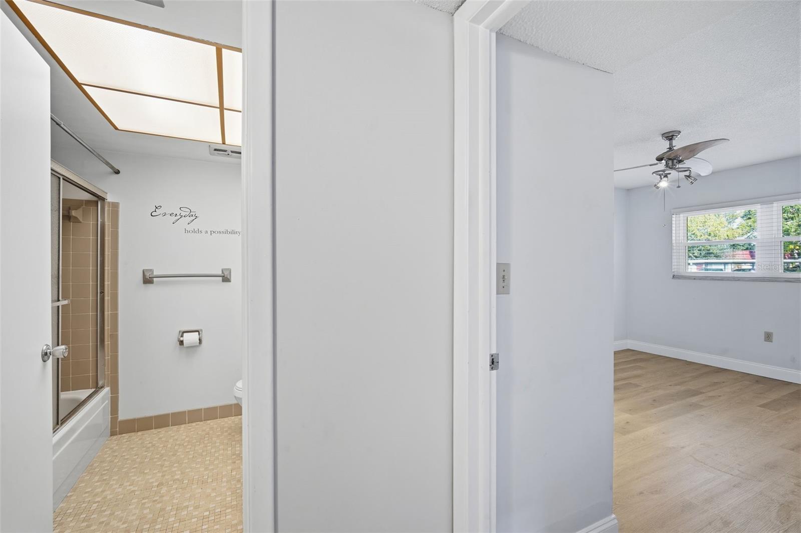 Image 23 of 32 For 5865 37th Avenue N 19