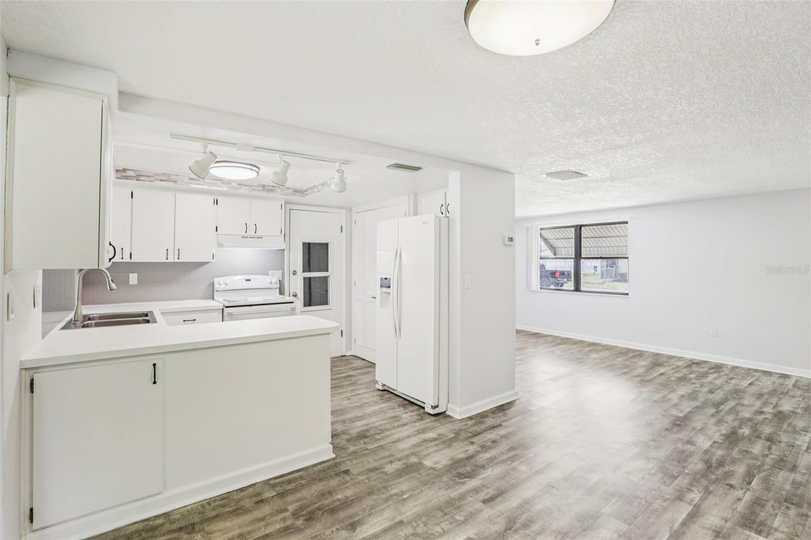 Image 12 of 42 For 4015 Litchfield Drive