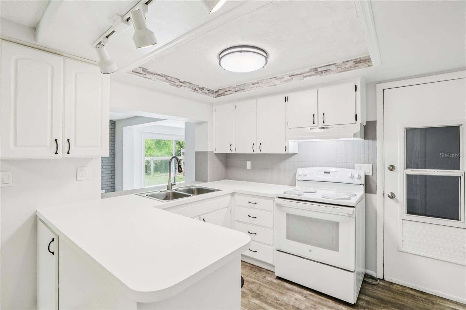 Image 15 of 42 For 4015 Litchfield Drive