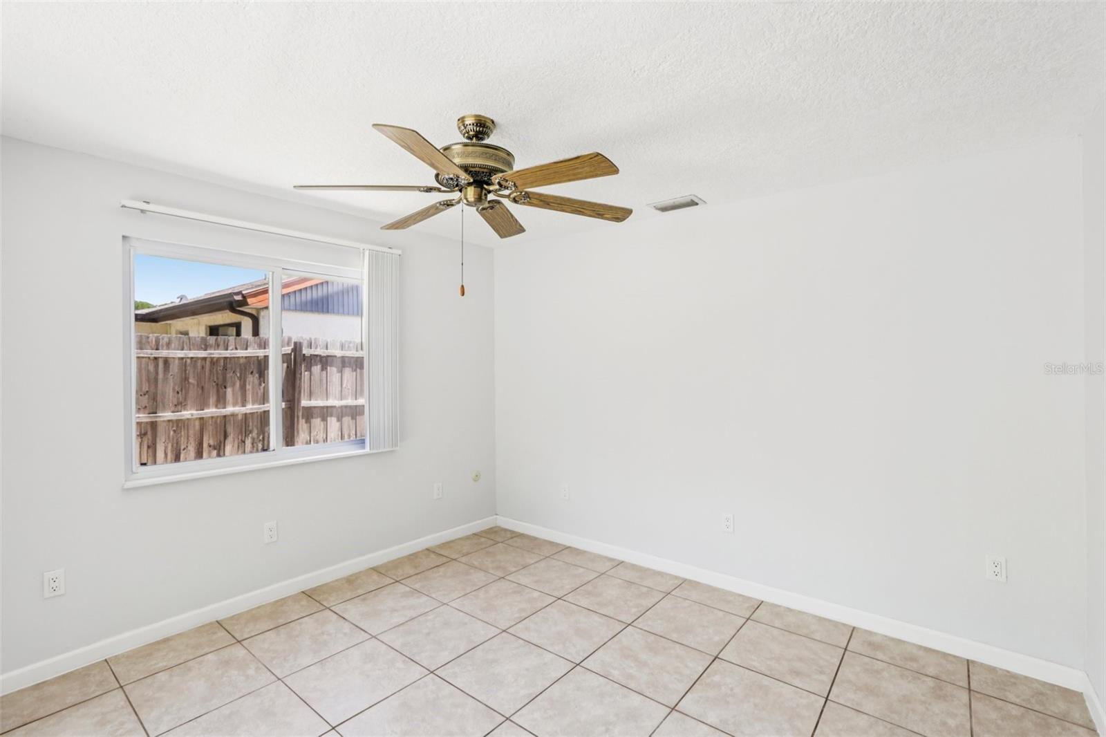 Image 21 of 42 For 4015 Litchfield Drive