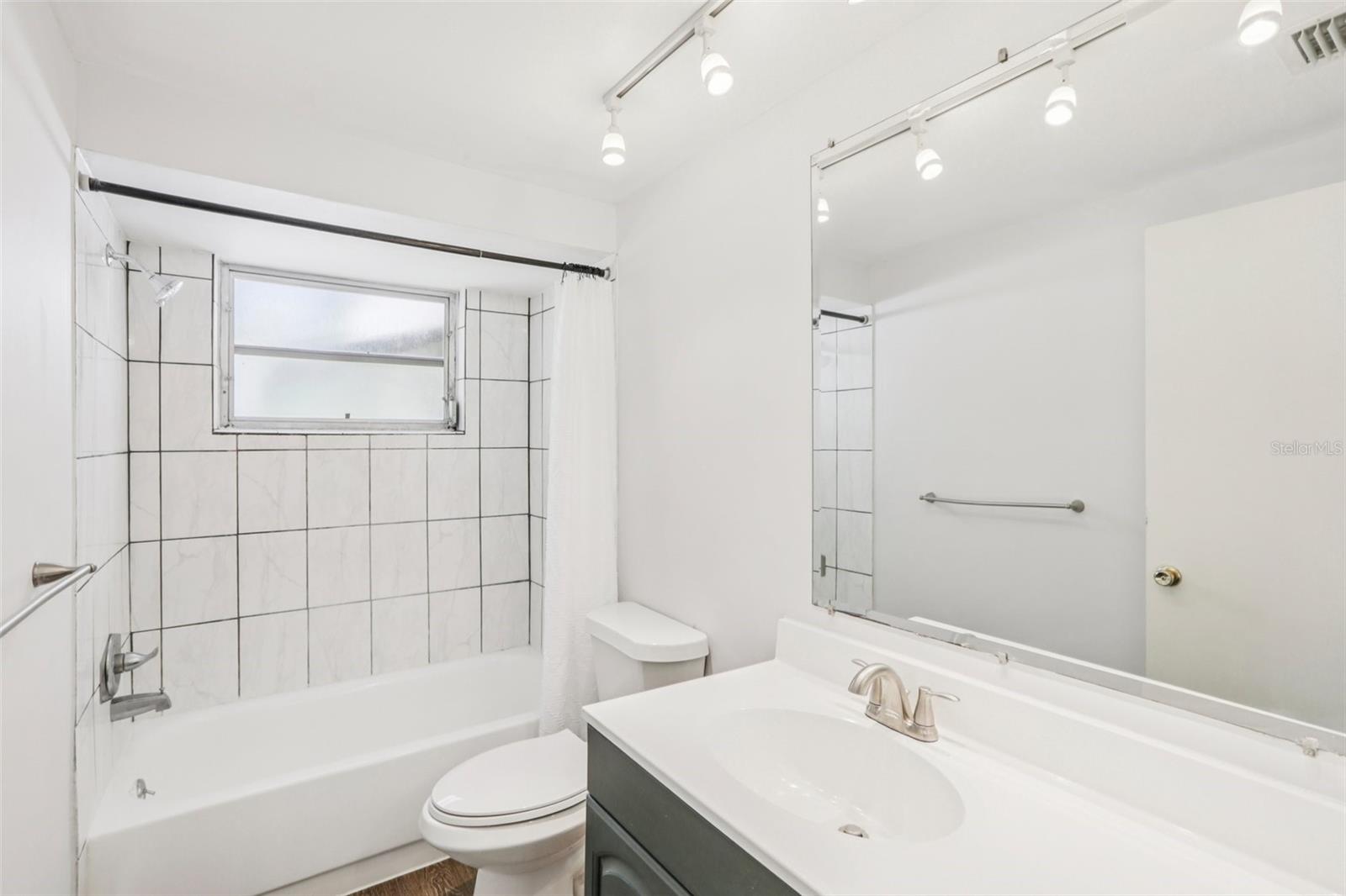 Image 23 of 42 For 4015 Litchfield Drive