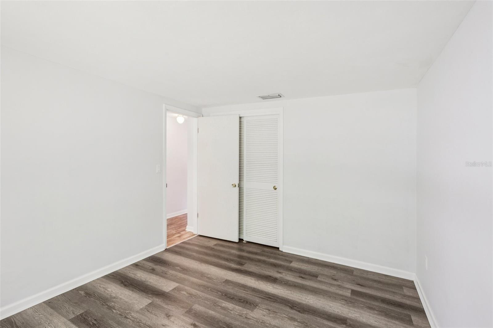 Image 26 of 42 For 4015 Litchfield Drive