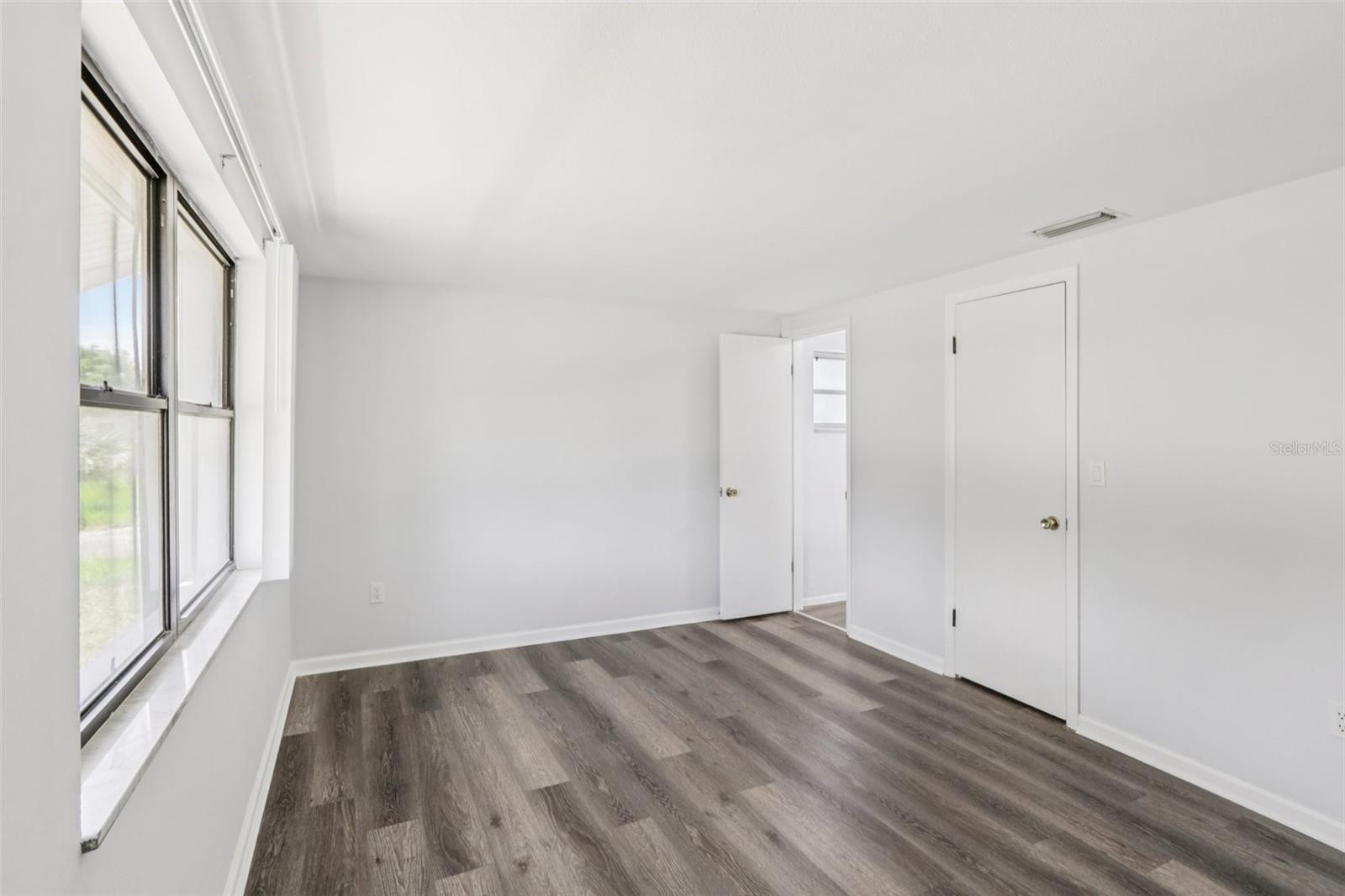 Image 29 of 42 For 4015 Litchfield Drive