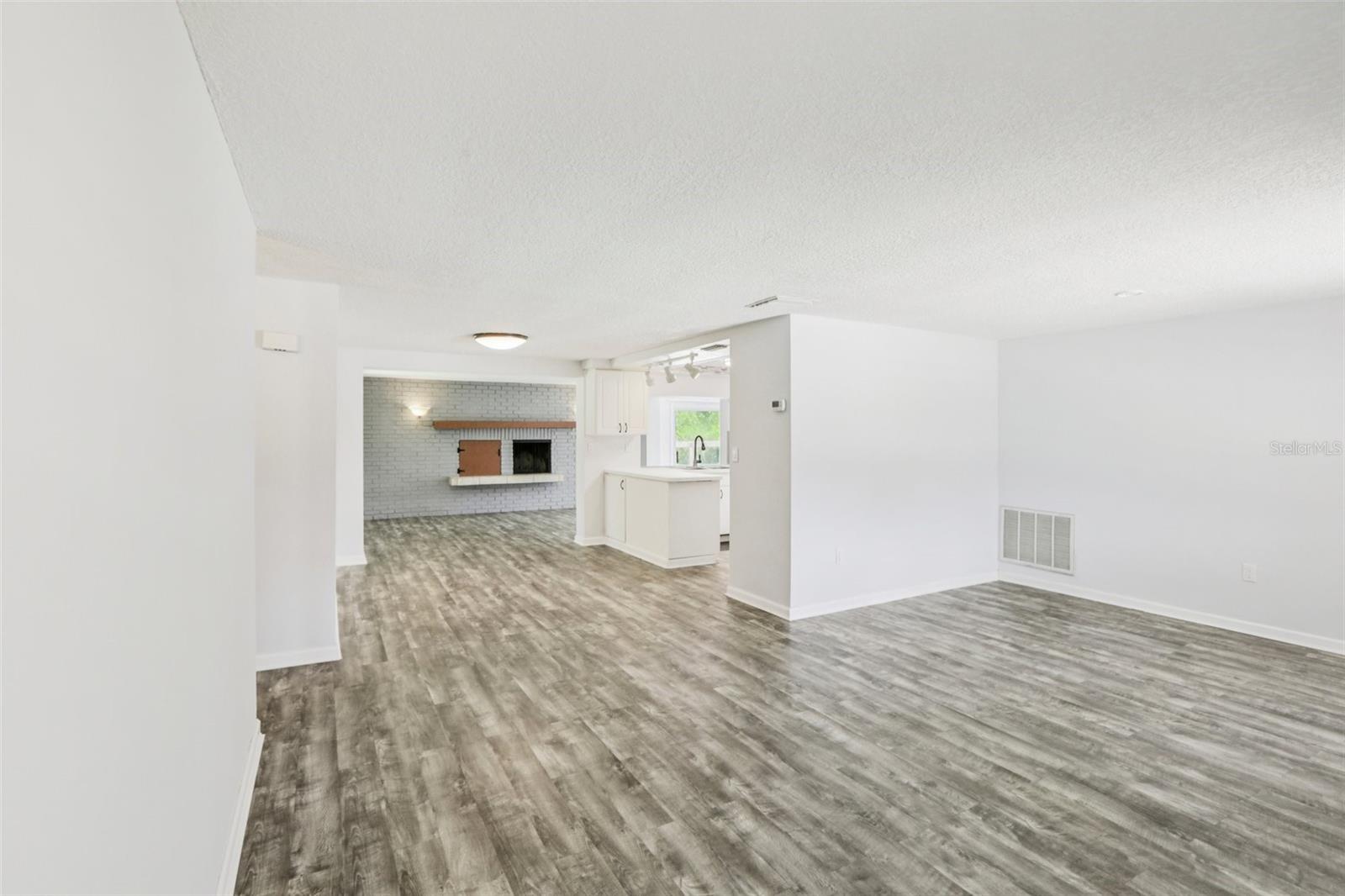 Image 3 of 42 For 4015 Litchfield Drive