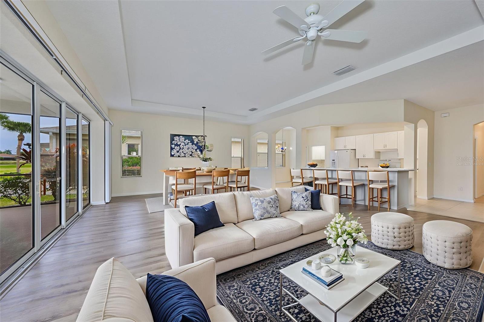 Image 8 of 41 For 1043 Regal Manor Way