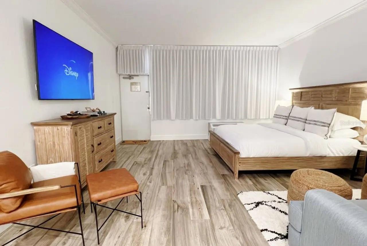 Image 4 of 18 For 611 Destiny Drive 516