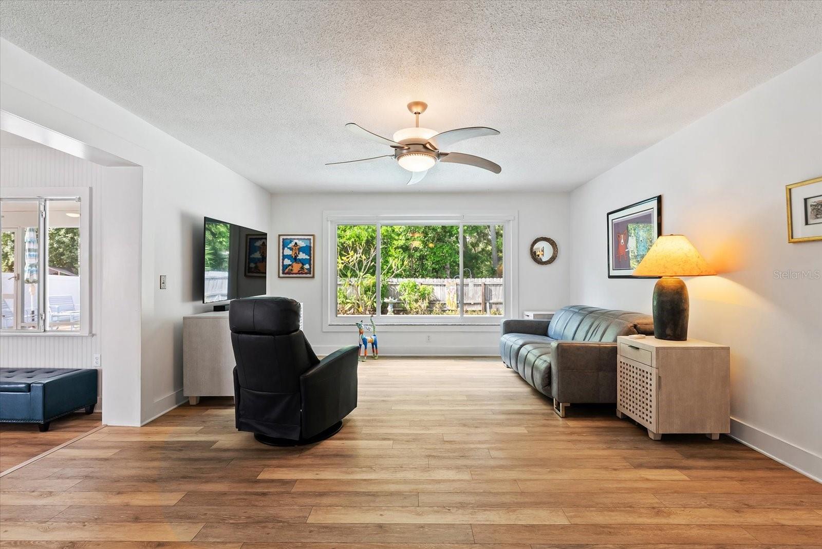 Image 4 of 31 For 1700 Patricia Avenue