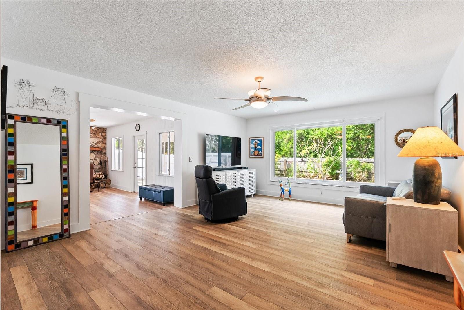 Image 5 of 31 For 1700 Patricia Avenue