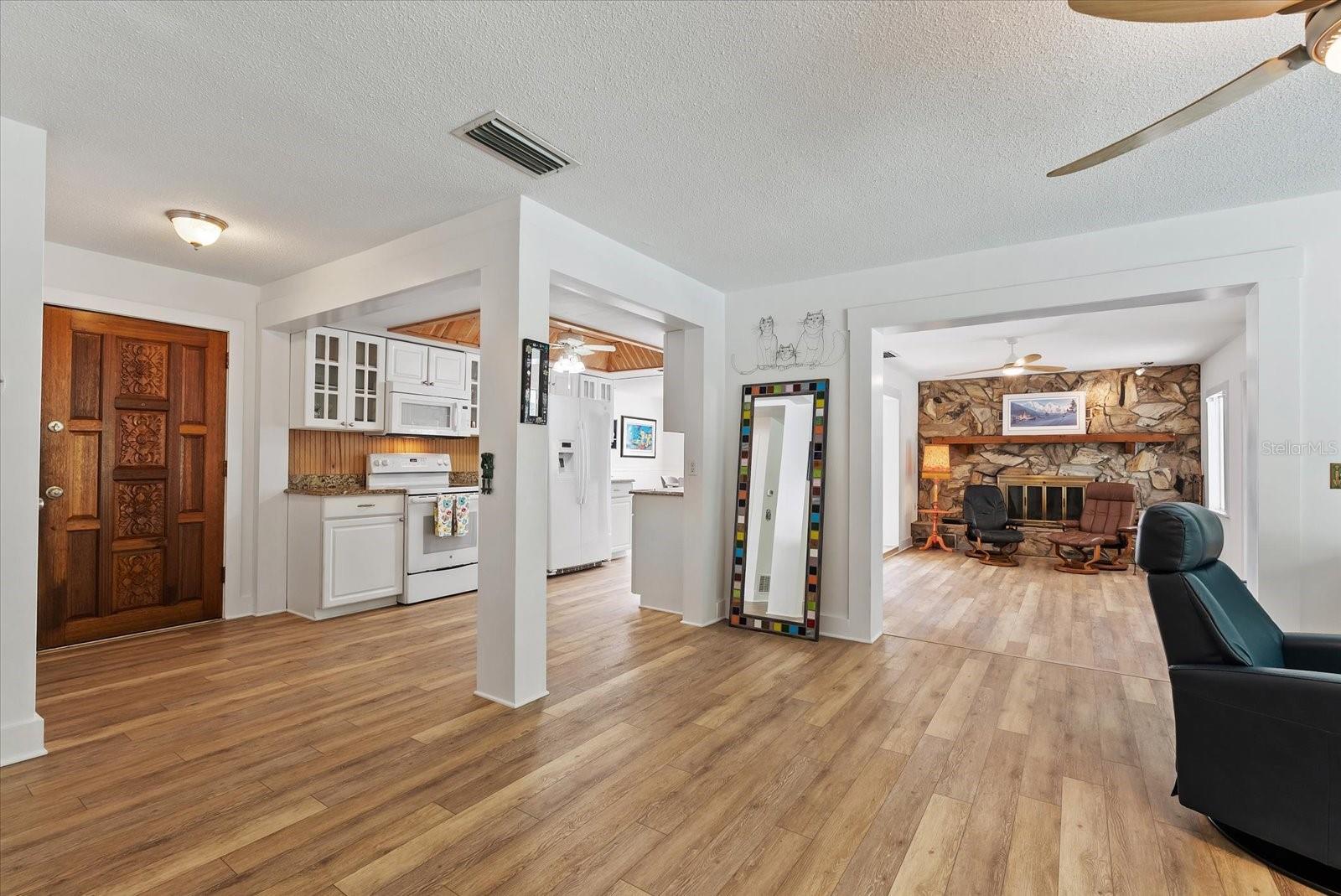 Image 7 of 31 For 1700 Patricia Avenue