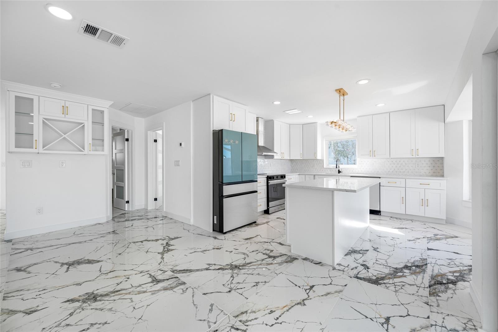 Image 18 of 60 For 600 115th Avenue