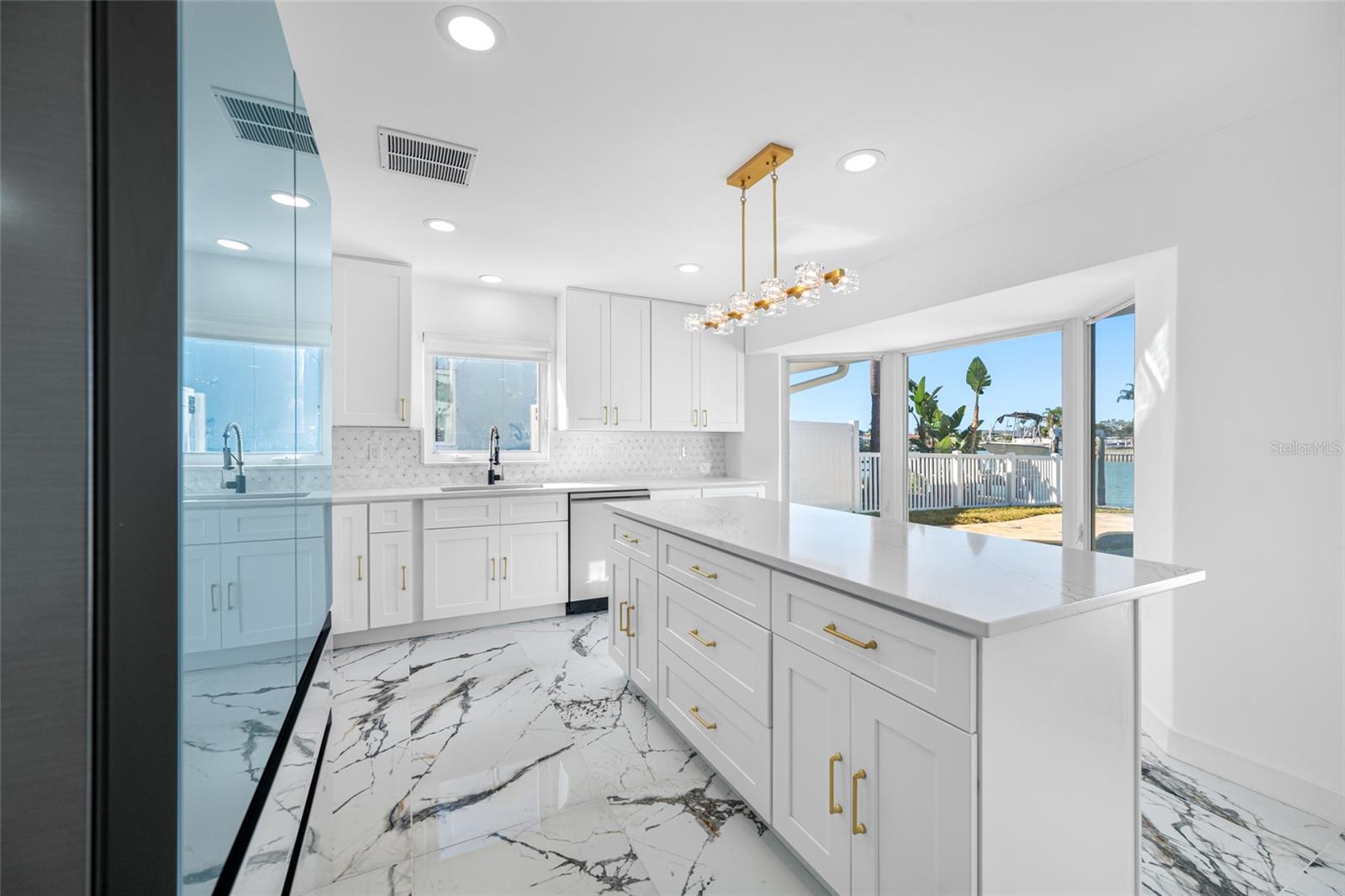 Image 19 of 60 For 600 115th Avenue