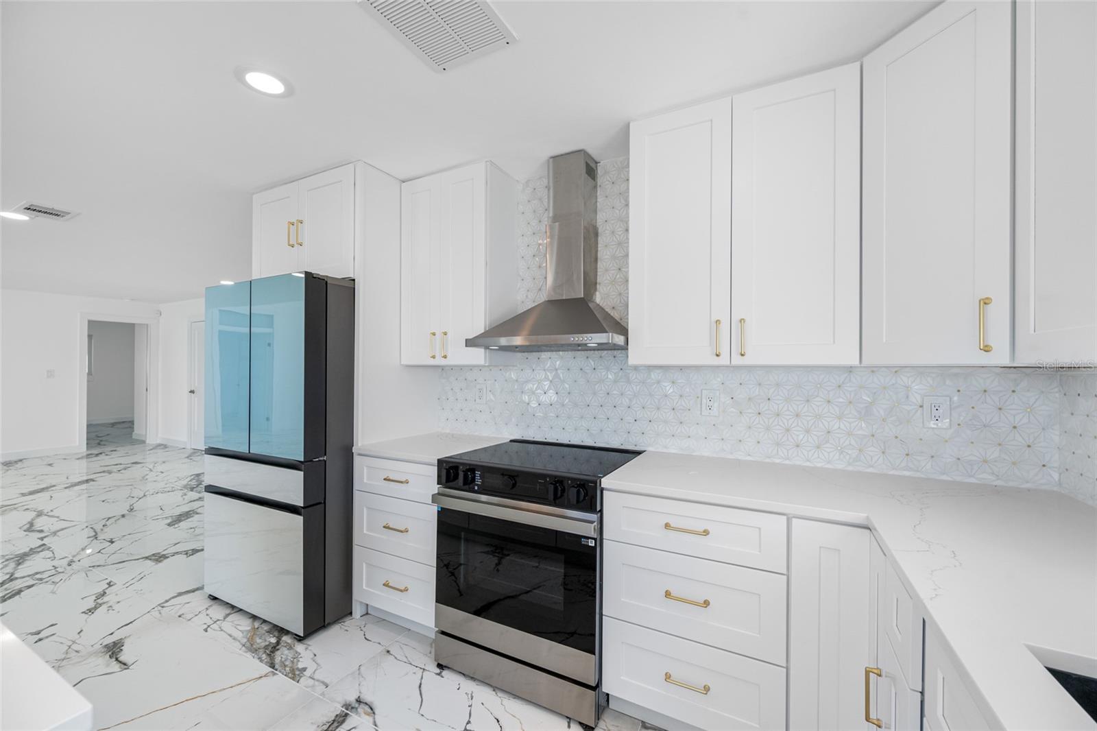 Image 21 of 60 For 600 115th Avenue