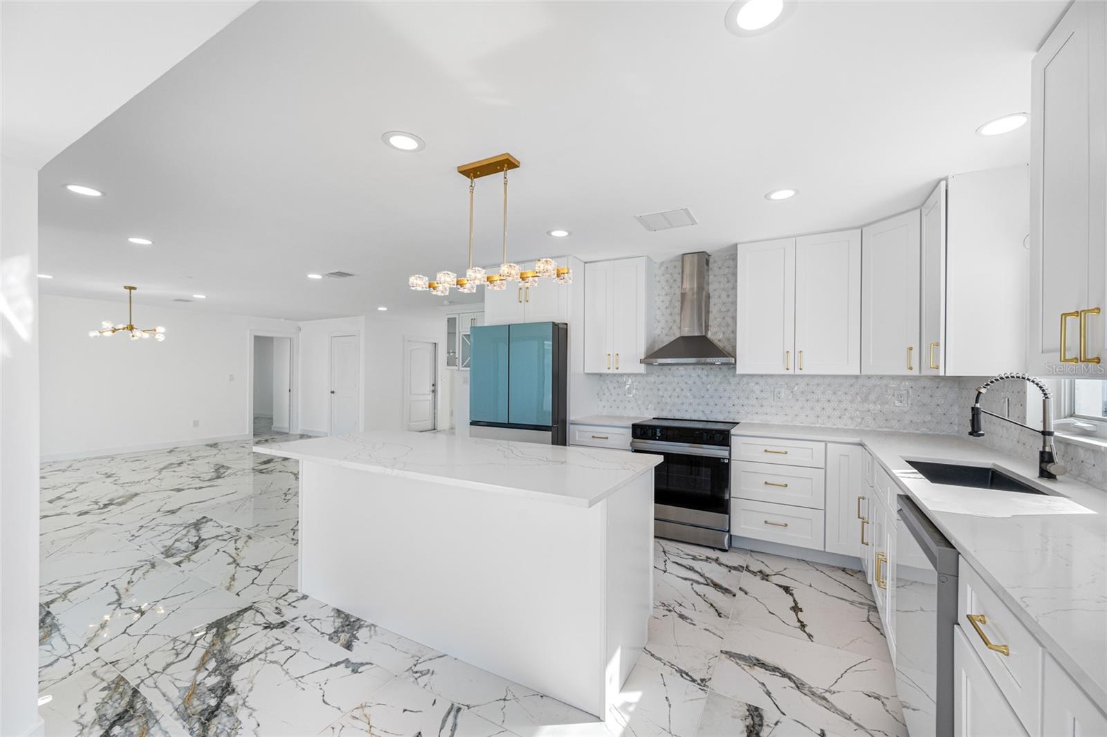 Image 22 of 60 For 600 115th Avenue